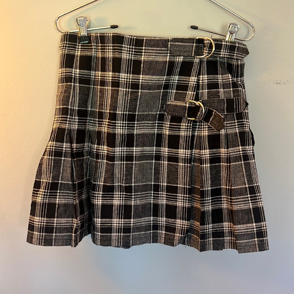 Anna Sui by Urban Outfitters wrapping mini skirt: size S-P